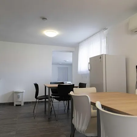 Farkas 3* موراهالوم