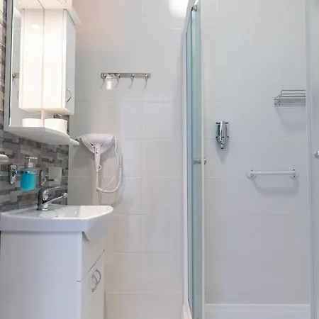 Farkas بيت ضيافة