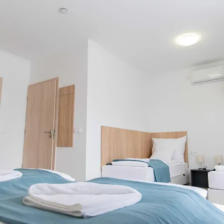 Farkas 3* موراهالوم