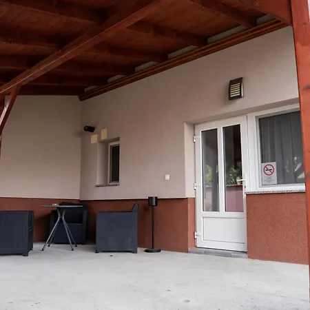 Farkas 3* موراهالوم